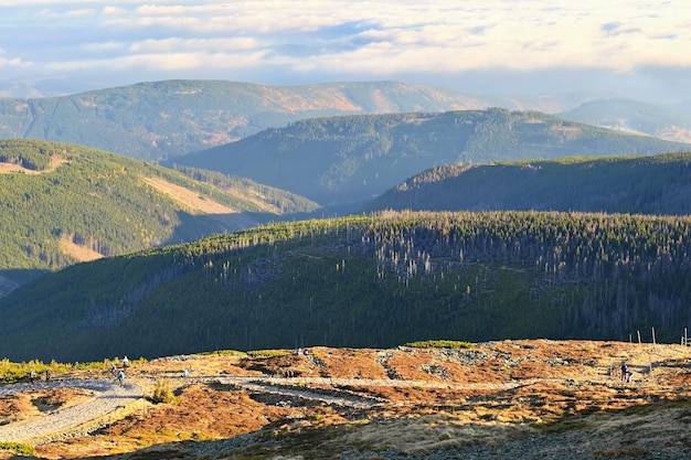 Gdzie najlepiej wybrać się w polskie góry na weekendowy wyjazd?