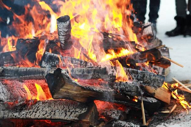 Grille i ogniska w Polsce jako sposób na wspólne spędzanie czasu