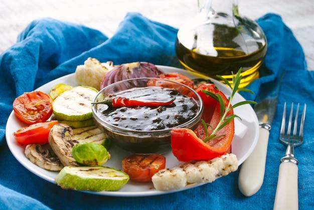 Co się je na Cyprze i dlaczego warto spróbować lokalnych smaków?